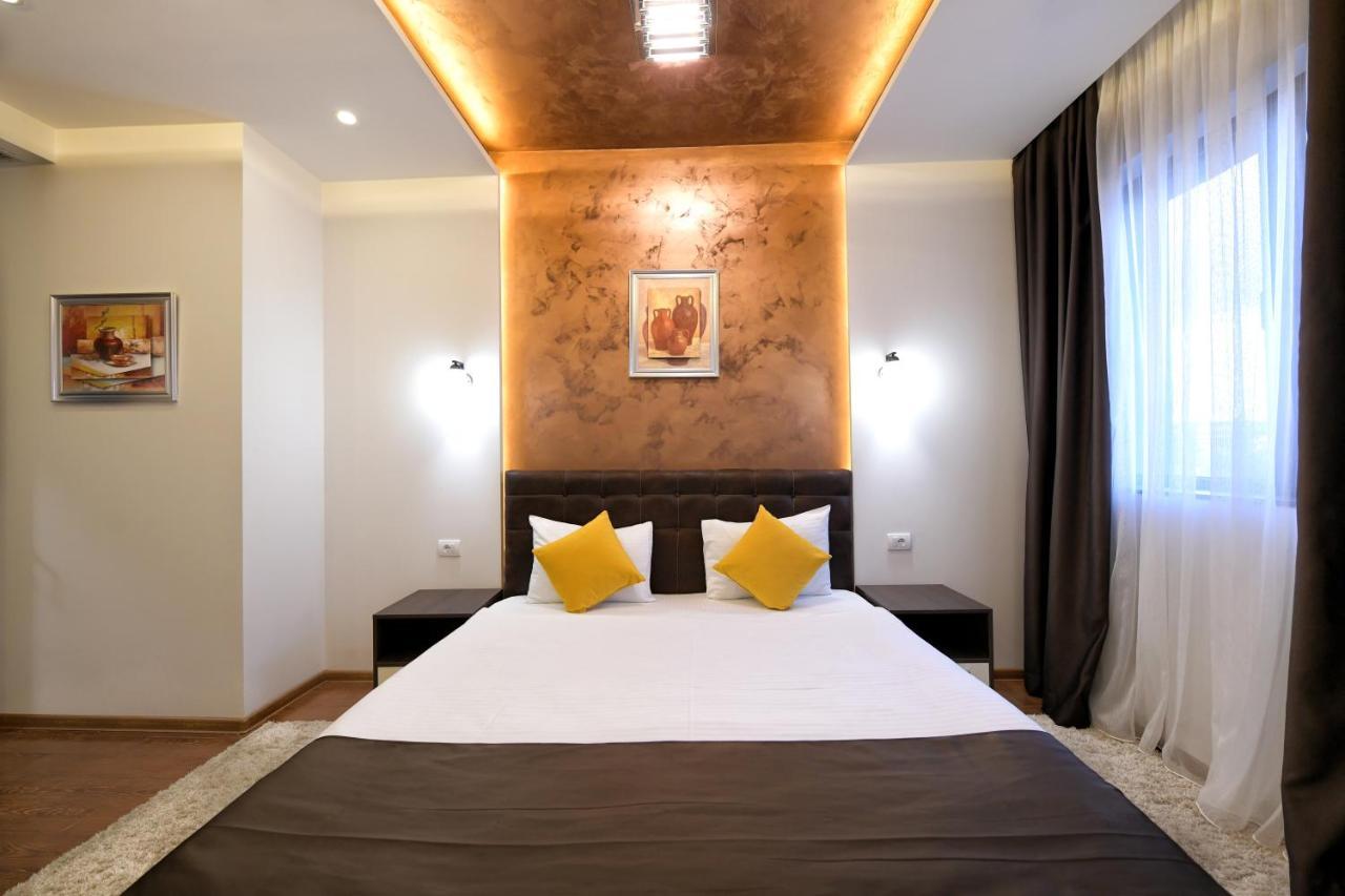 Garnet Hotel & Event Centar Ruma Exteriér fotografie