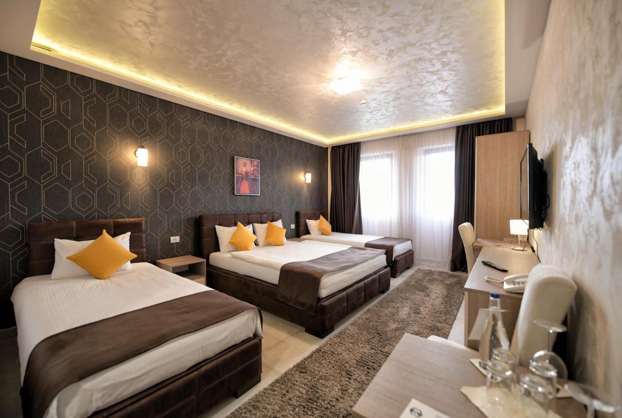 Garnet Hotel & Event Centar Ruma Exteriér fotografie