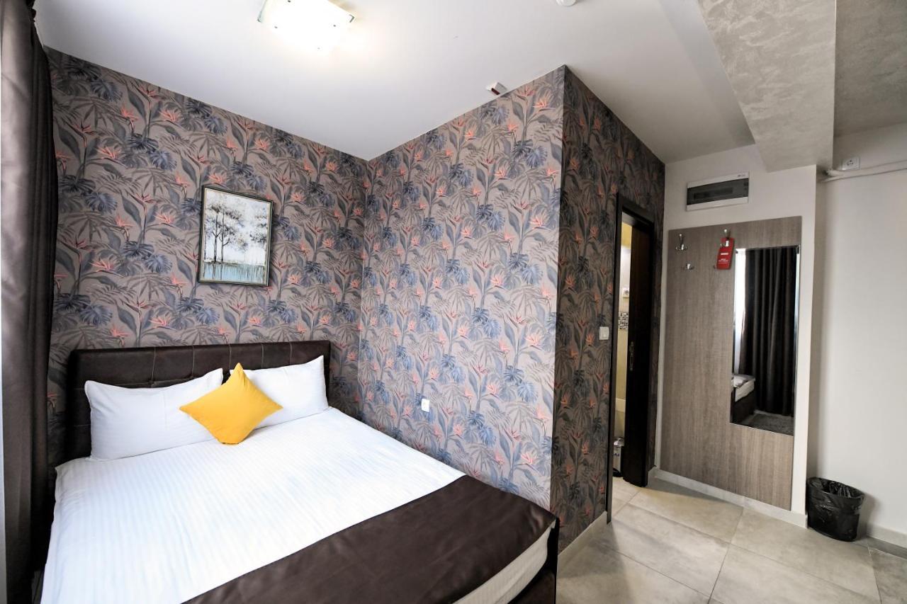 Garnet Hotel & Event Centar Ruma Exteriér fotografie