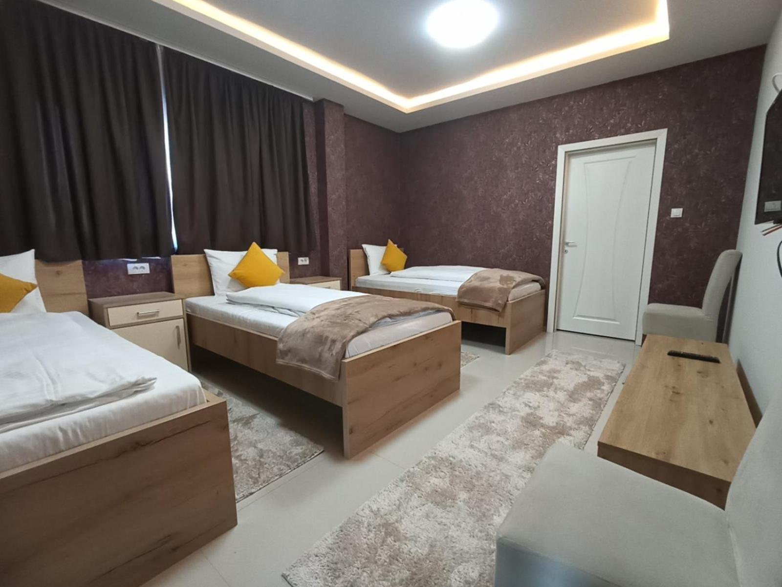 Garnet Hotel & Event Centar Ruma Exteriér fotografie