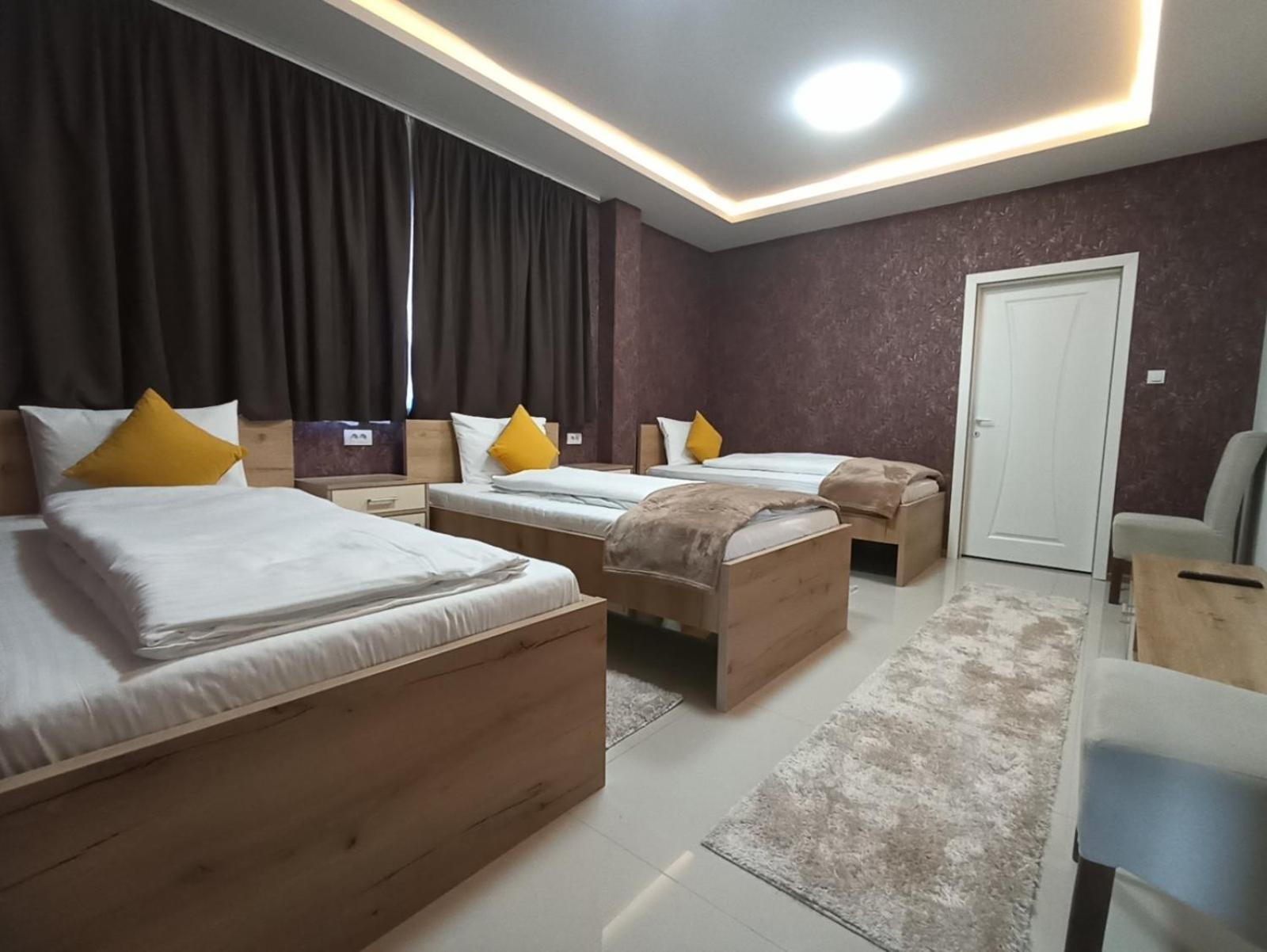 Garnet Hotel & Event Centar Ruma Exteriér fotografie