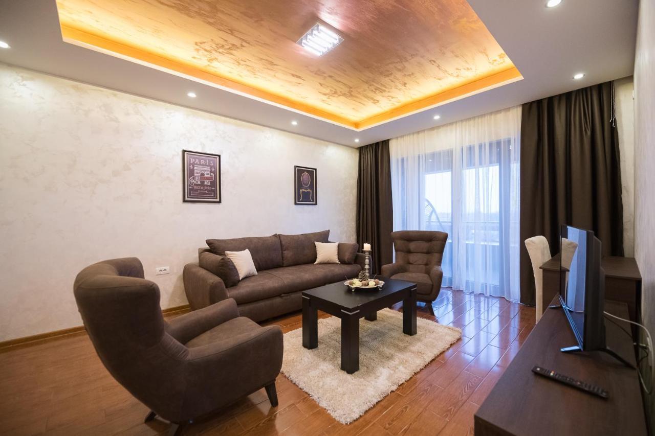 Garnet Hotel & Event Centar Ruma Exteriér fotografie