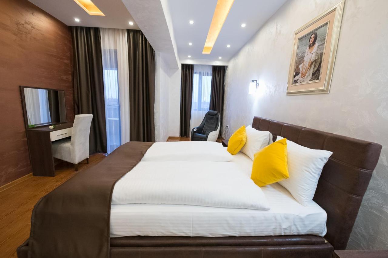 Garnet Hotel & Event Centar Ruma Exteriér fotografie